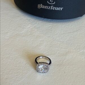 Glanzfeuer Sterling Silver Halo Cushion-Cut Ring with Clear Stone